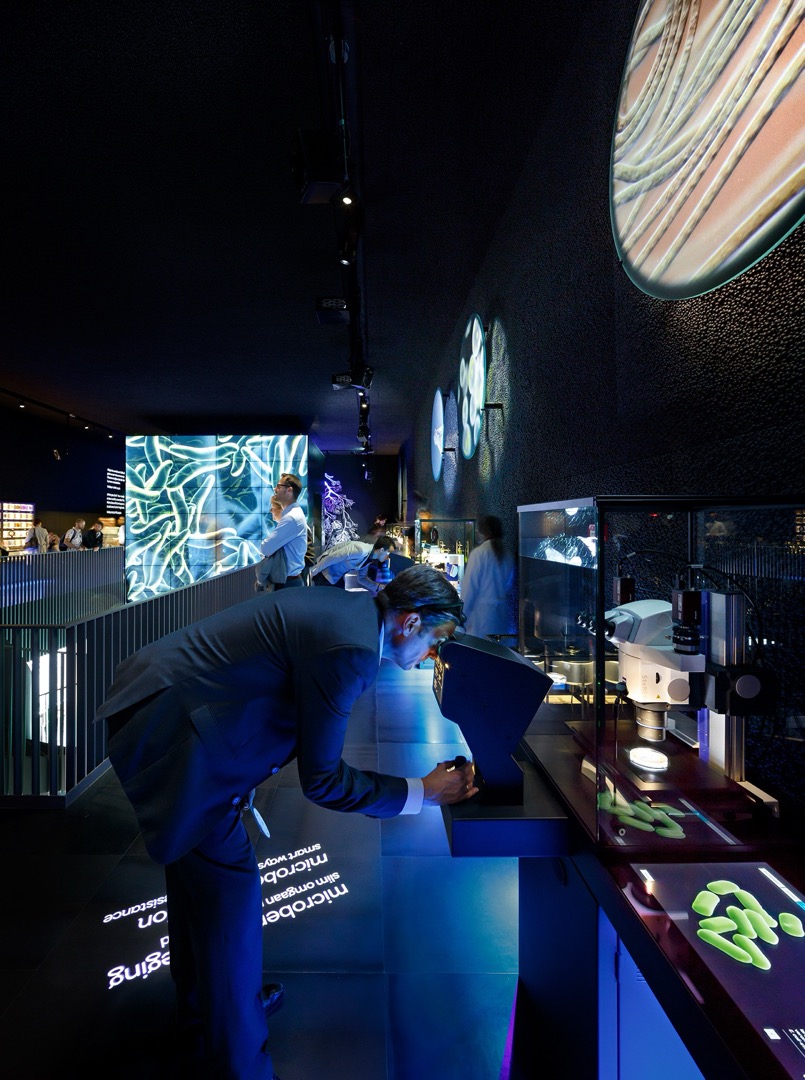 Microscope laboratory station