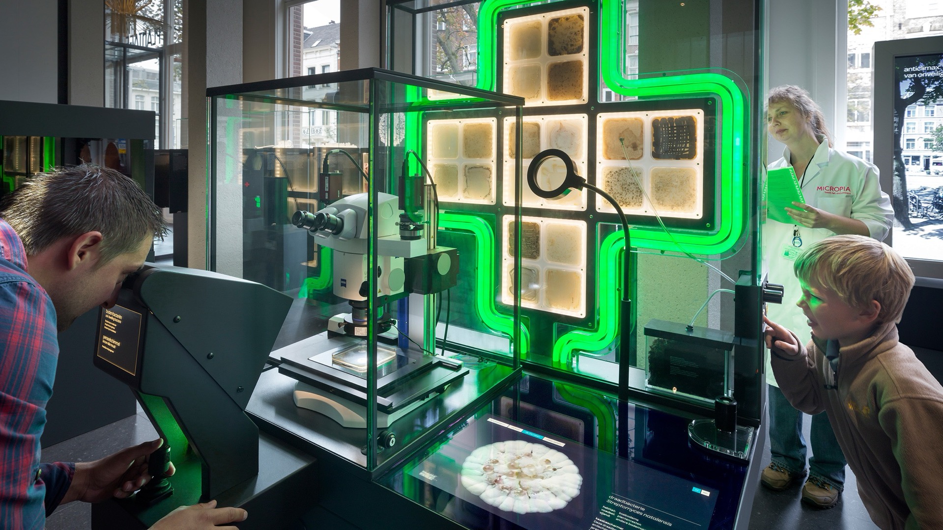 Pharmacy microscope interactive station